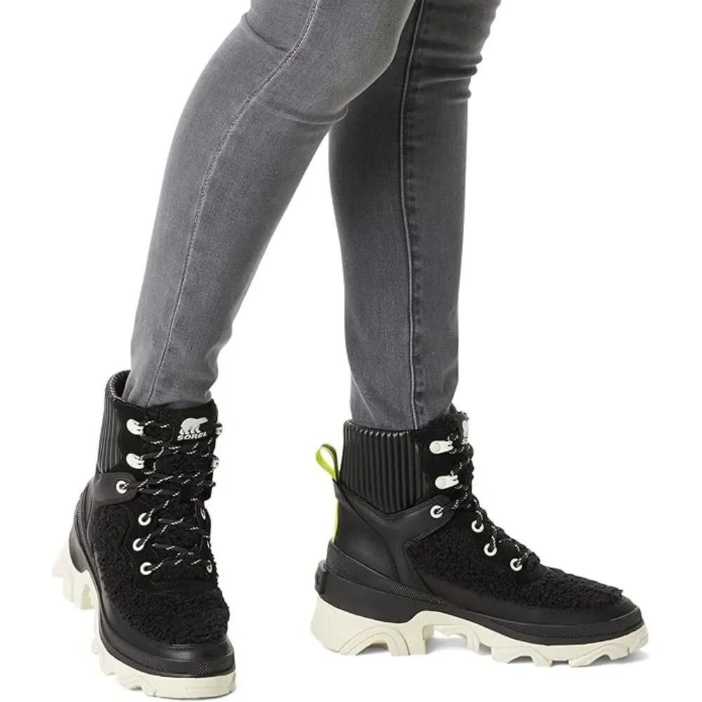 Sorel Brex Cozy Lace Waterproof boot. Size 8.5